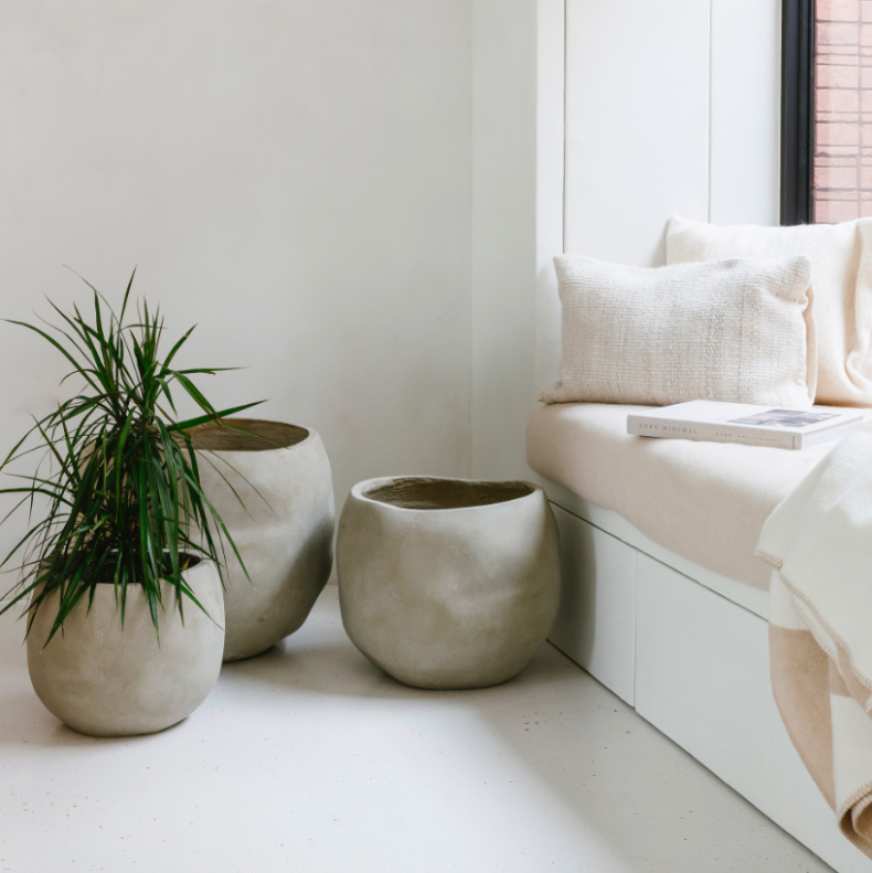 Shape grey planter, detail