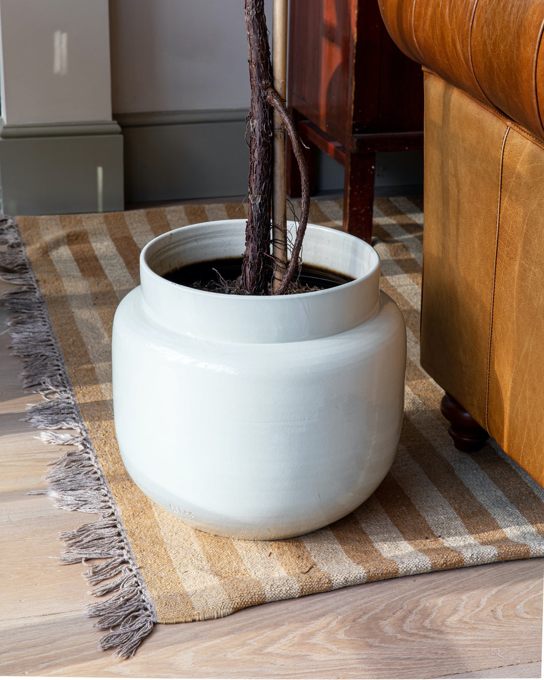 Serax rounded vase pot in an interior